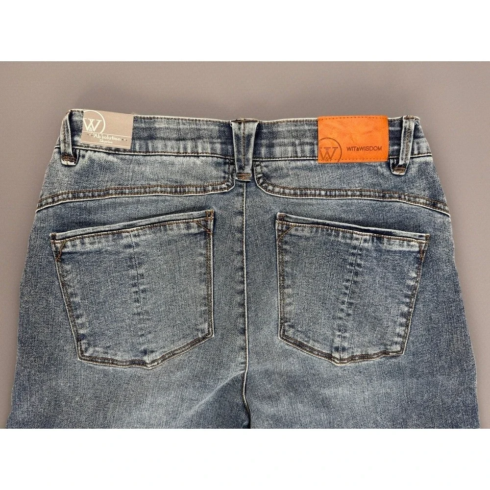 Wit & Wisdom‎ Skyrise Round Up Seamed Wider Leg Jeans Mid Blue Artisinal Size 4